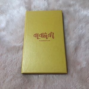 Reina Del Caribe Alamar Eyeshadow Palette